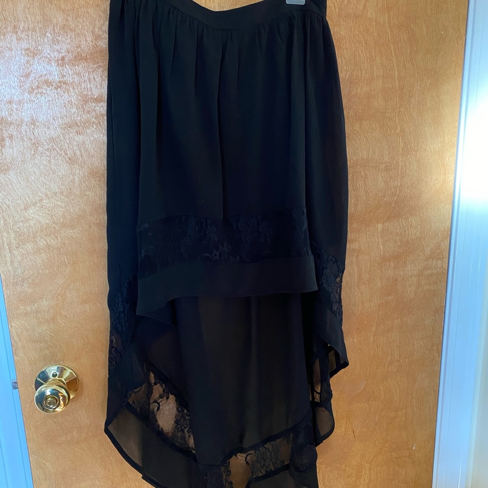 Black high low skirt